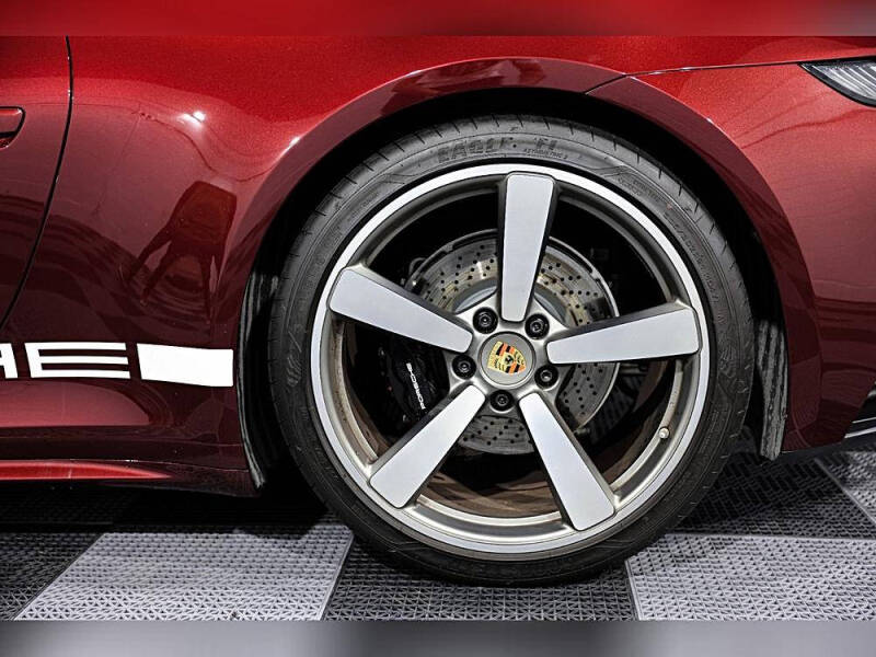 2021 Porsche 911 Targa 4S Heritage Design Edition