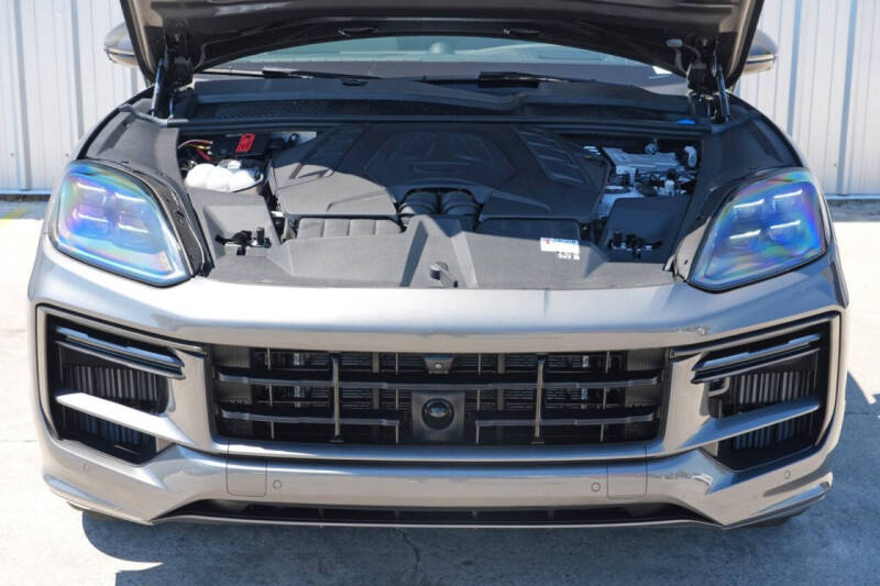 2024 Porsche Cayenne Turbo E-Hybrid Coupe