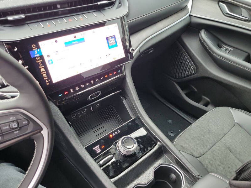 2026 Jeep Grand Cherokee Altitude