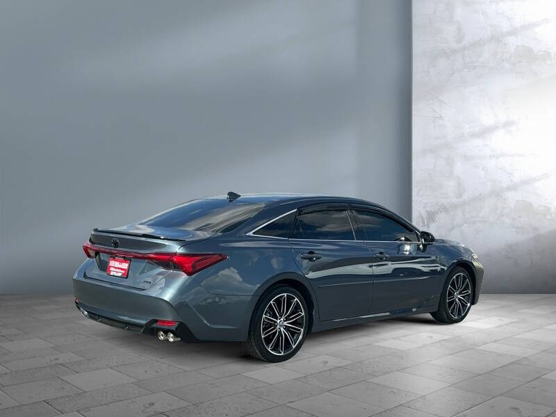 2019 Toyota Avalon XSE