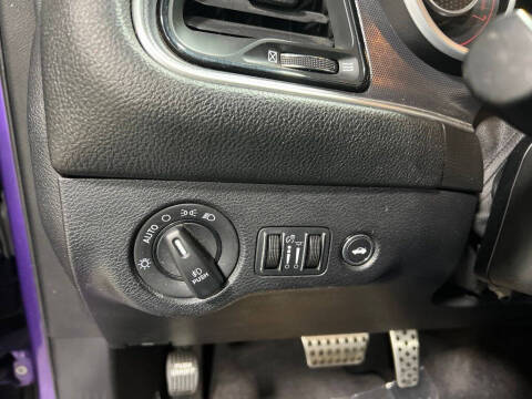2016 Dodge Challenger 392 HEMI Scat Pack Shaker