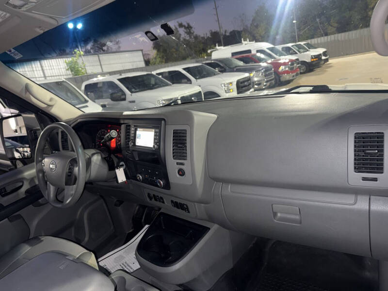 2019 Nissan NV 2500 HD SV