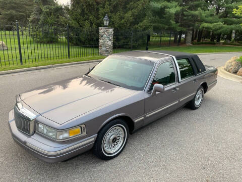 1996 Lincoln Town Car for sale at Clarkston North Auto Sales in Clarkston MI