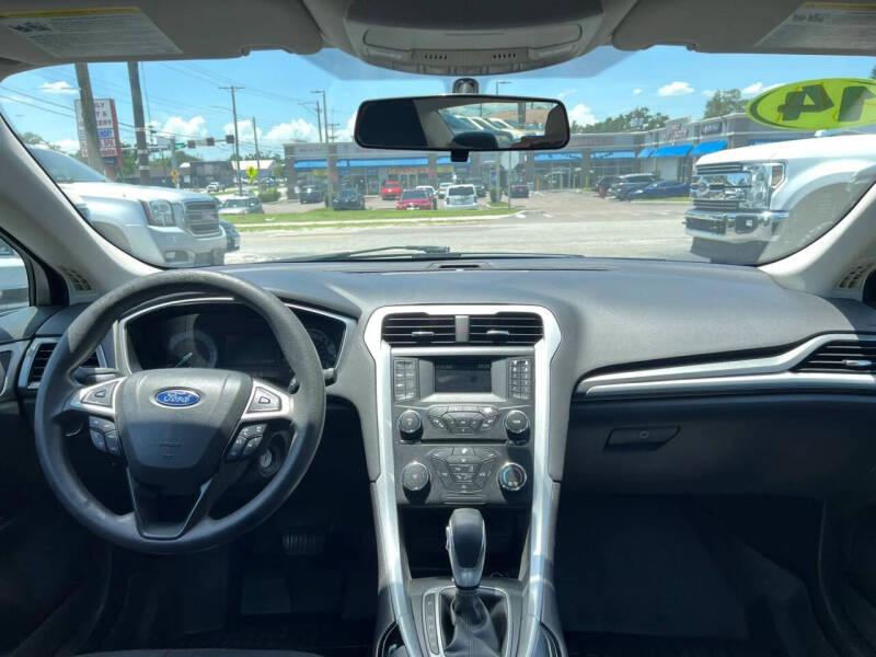 2014 Ford Fusion SE