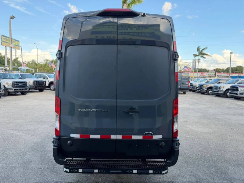 2020 Ford Transit 250
