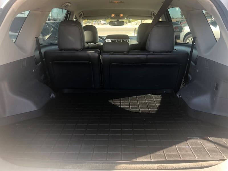 2014 Toyota Prius v Five