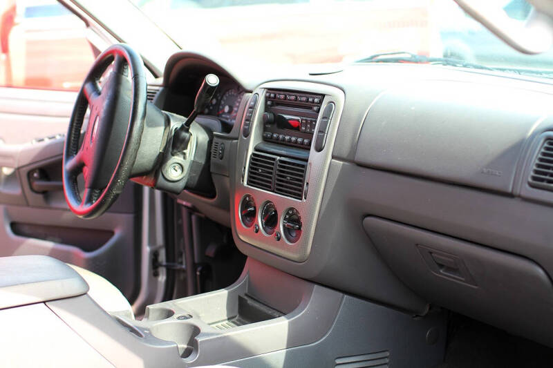 2005 Ford Explorer XLT