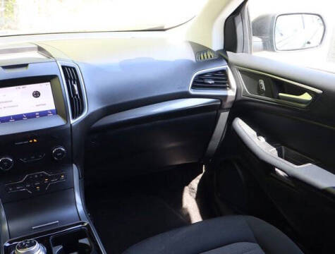 2020 Ford Edge SE