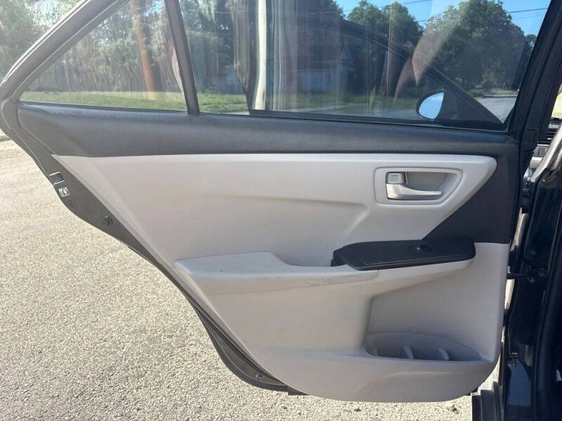 2017 Toyota Camry SE