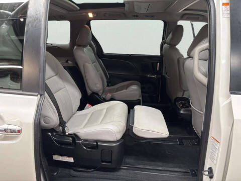 2015 Toyota Sienna XLE Premium 8-Passenger