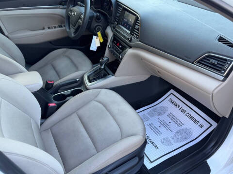 2017 Hyundai Elantra SE