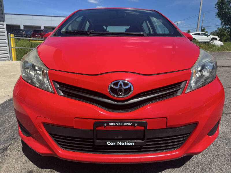2012 Toyota Yaris 5-Door LE