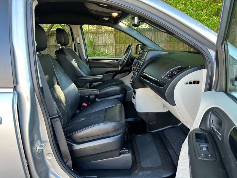 2020 Dodge Grand Caravan SXT