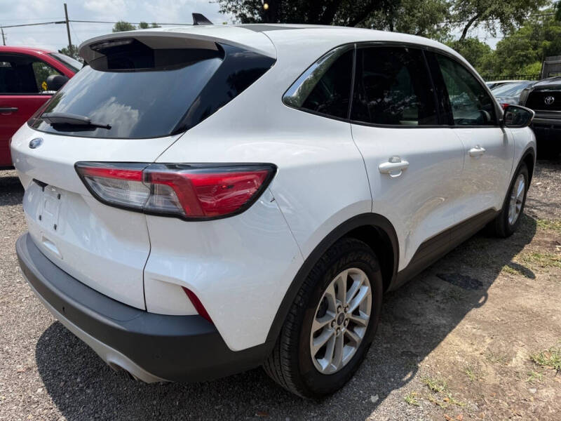 2021 Ford Escape SE