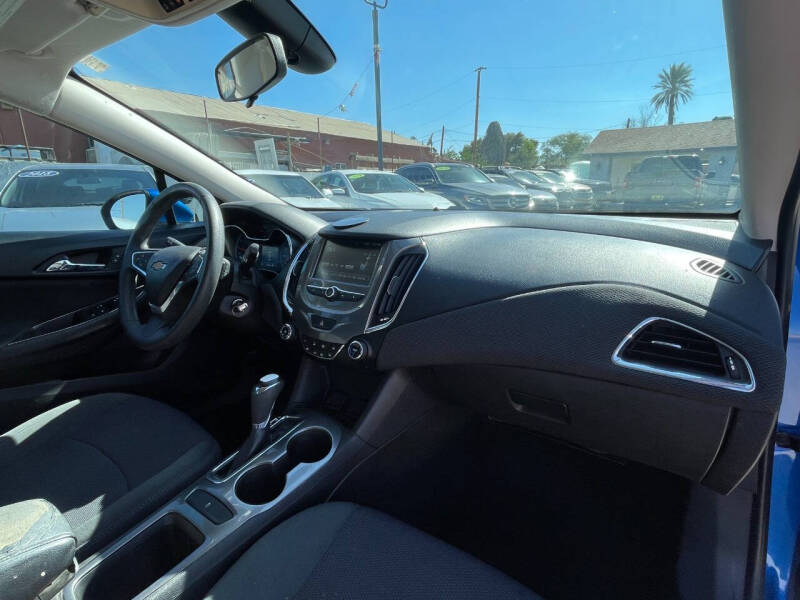 2017 Chevrolet Cruze LT Auto