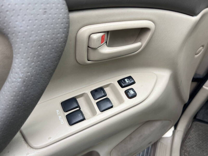 2004 Toyota Land Cruiser