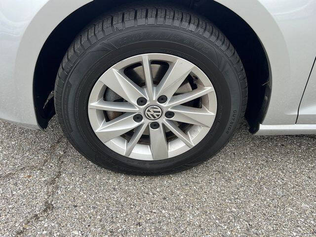 2017 Volkswagen Golf SportWagen
