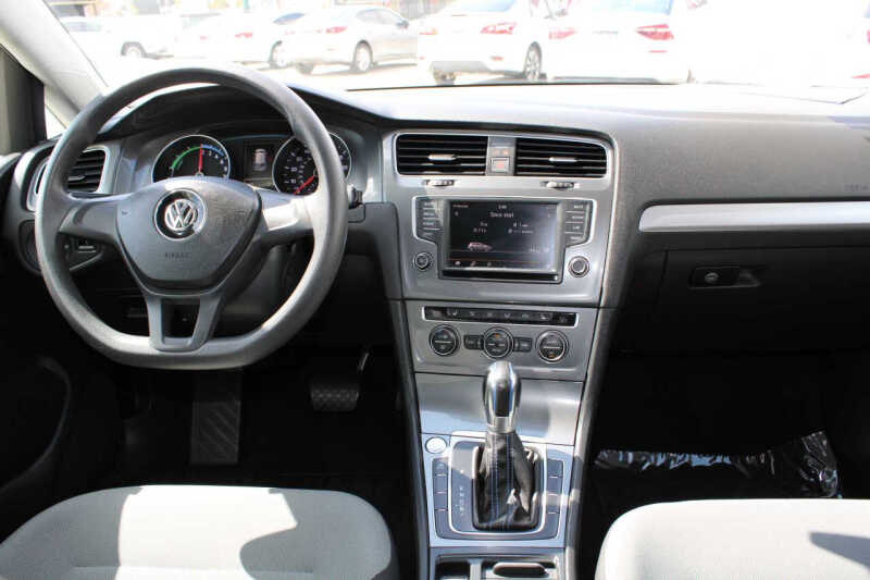 2016 Volkswagen e-Golf SE