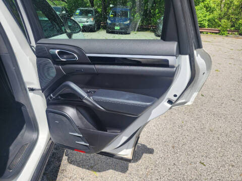 2014 Porsche Cayenne Platinum