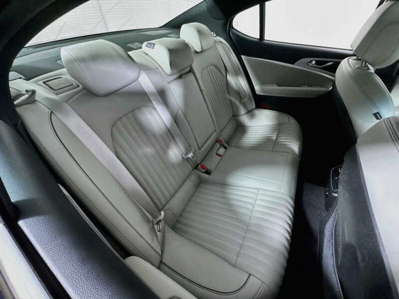 2023 Genesis G70