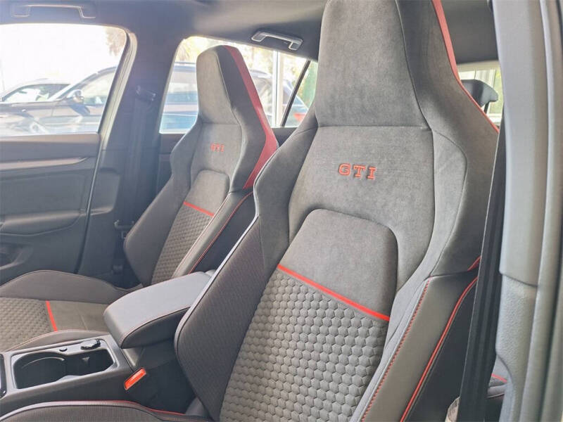 2026 Volkswagen Golf GTI SE