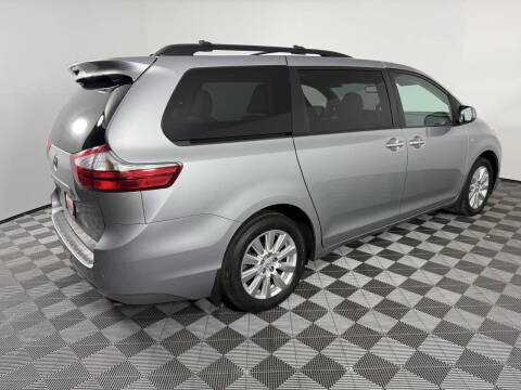 2017 Toyota Sienna XLE Premium 7-Passenger
