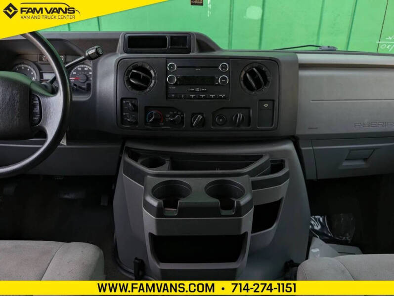 2013 Ford E-Series E-350 SD XLT