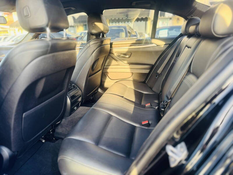 2015 BMW 5 Series 528i