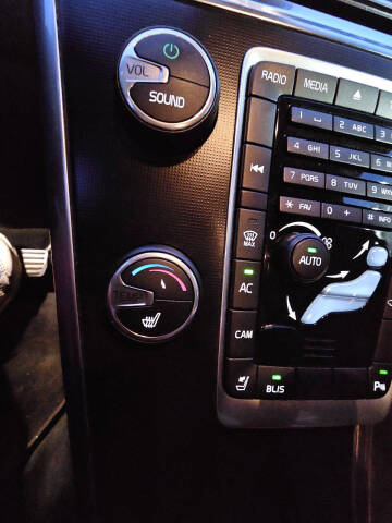 2015 Volvo XC60 T6 R-Design Premier Plus