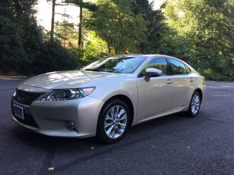 2014 Lexus ES 300h for sale at Car World Inc in Arlington VA