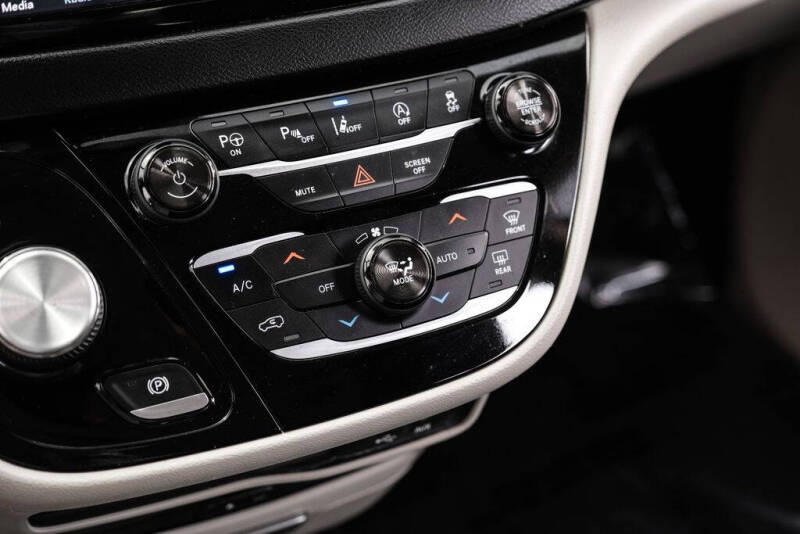 2018 Chrysler Pacifica Touring L Plus