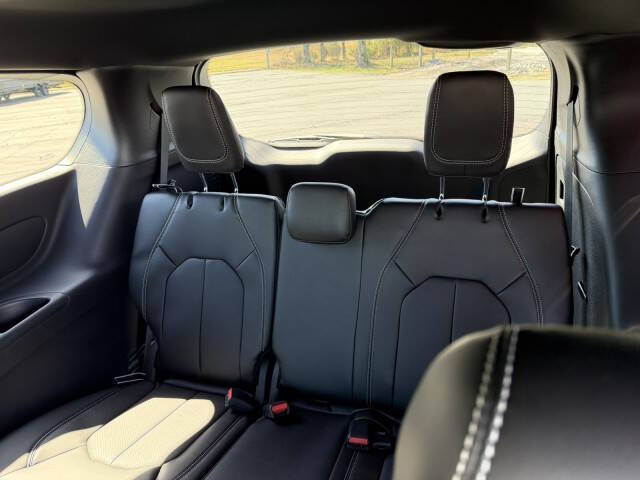 2026 Chrysler Voyager LX