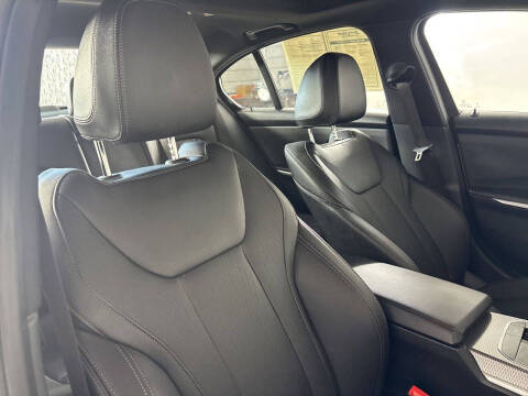2025 BMW 3 Series 330i xDrive