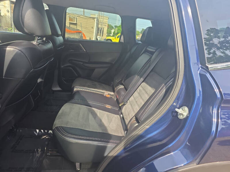 2024 Mitsubishi Outlander SE