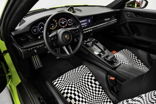 2024 Porsche 911 Dakar
