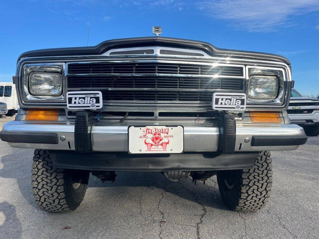 1989 Jeep Grand Wagoneer 9