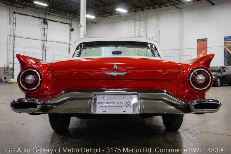 1957 Ford Thunderbird