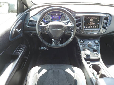 2015 Chrysler 200 S