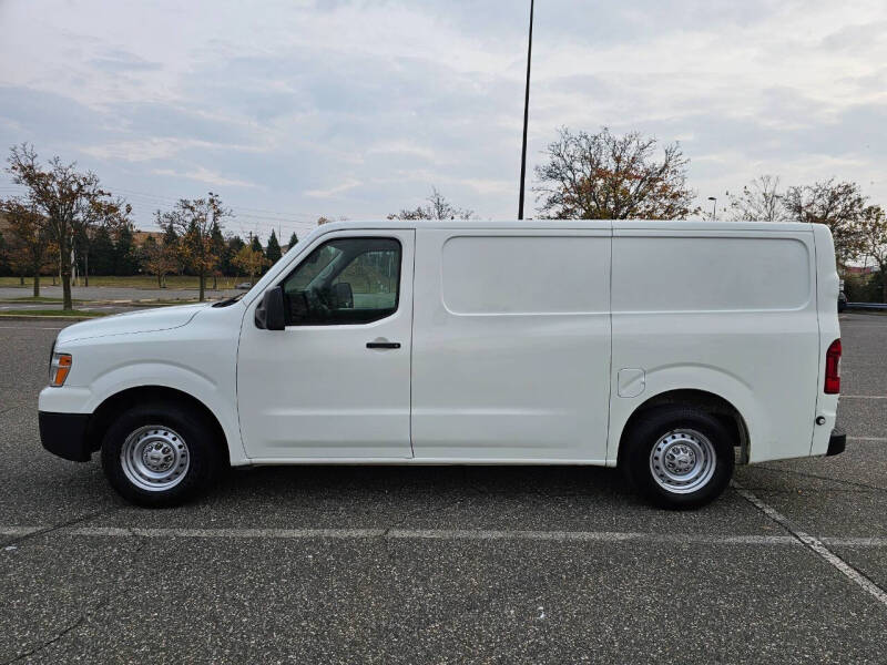 2017 Nissan NV 2500 HD S