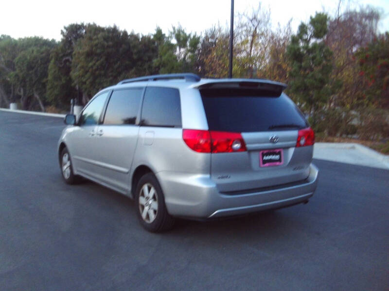 2004 Toyota Sienna XLE 7 Passenger