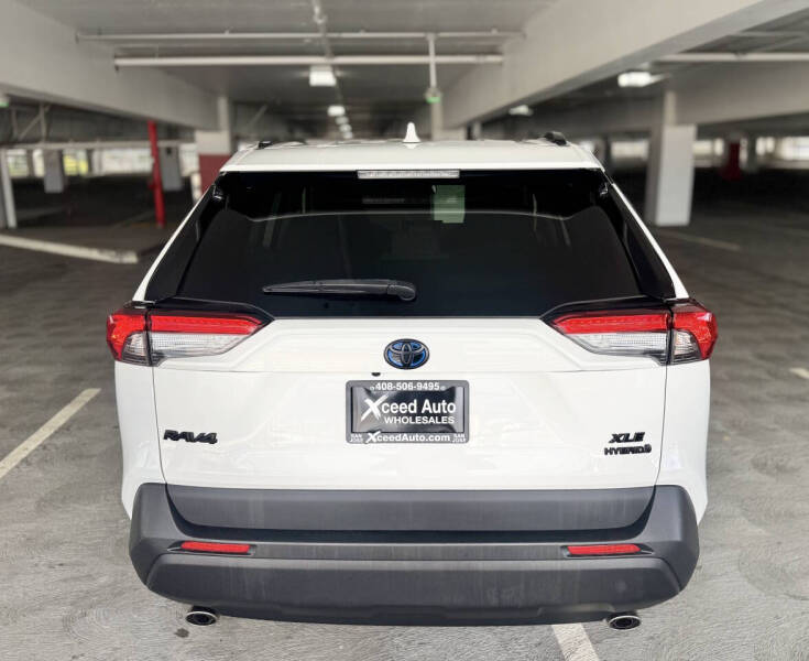 2020 Toyota RAV4 Hybrid XLE