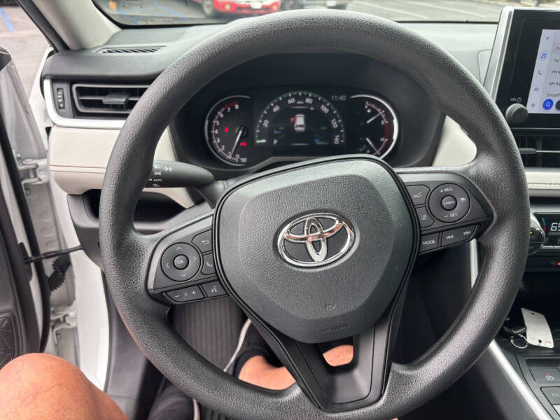2024 Toyota RAV4 XLE