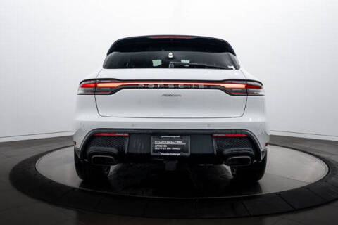 2025 Porsche Macan