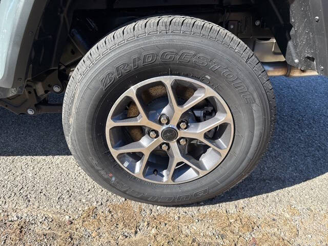 2025 Jeep Gladiator Sport