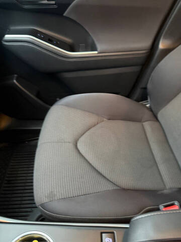 2021 Toyota Highlander LE