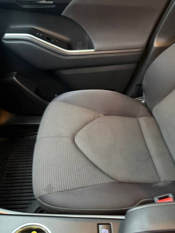 2021 Toyota Highlander LE
