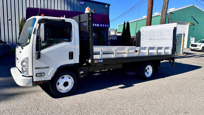2014 Isuzu NPR-HD with Lift Gate