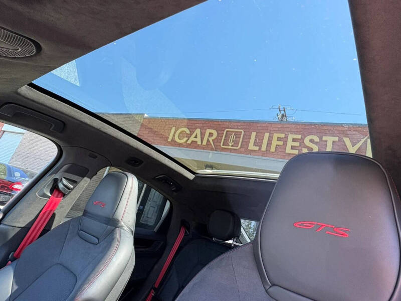 2025 Porsche Cayenne GTS Coupe