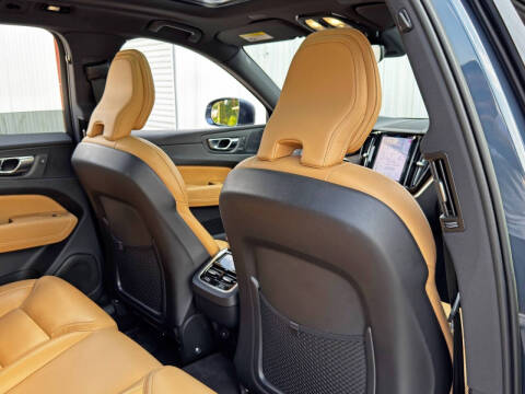 2023 Volvo XC60 B5 Ultimate Bright Theme