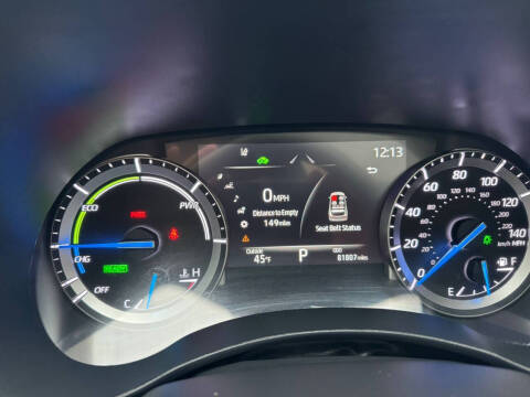 2022 Toyota Highlander Hybrid Platinum